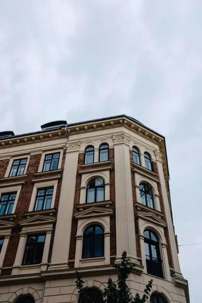 Un immeuble à appartements